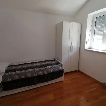 Apartman Tina *
