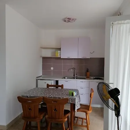 Tina Apartman